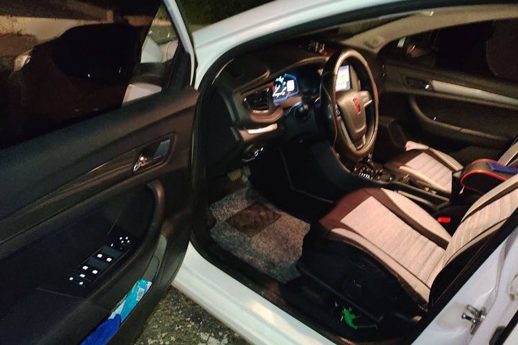 Used Roewe 360 2016 1.5L Automatic Smart Screen Version Interior 3