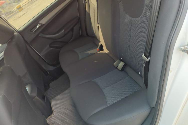 Used Roewe 360 2016 1.5L Manual Smart Screen Version Interior 4