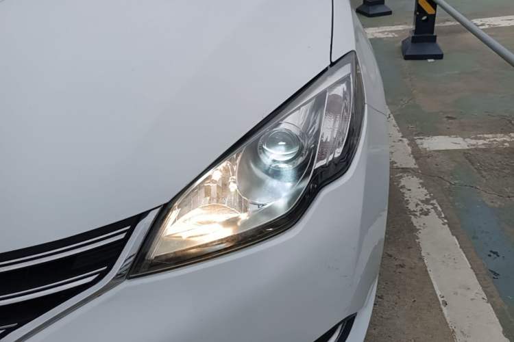 Used Roewe 360 2016 1.5L Automatic Smart Screen Version Left Front Headlight