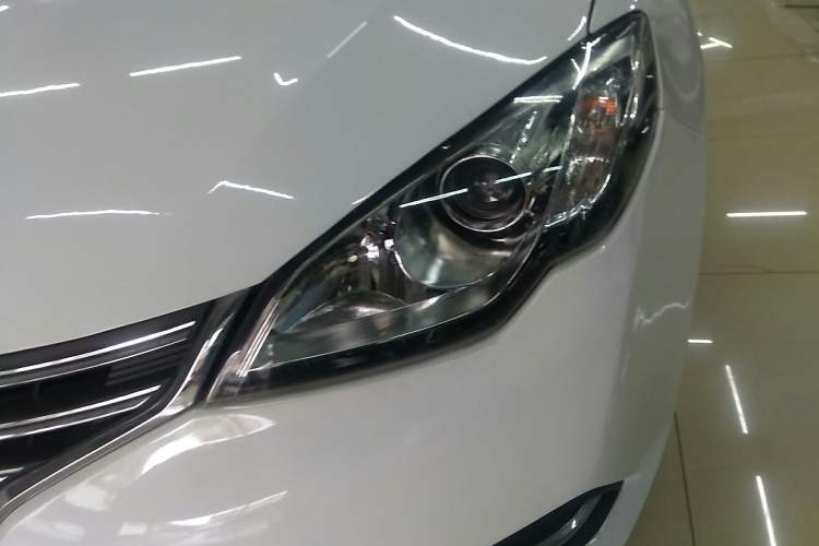Used Roewe 360 2016 1.5L Automatic Smart Screen Version Left Front Headlight