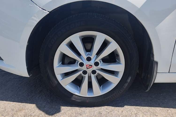 Used Roewe 360 2016 1.5L Manual Smart Screen Version Left Front Wheel Hub
