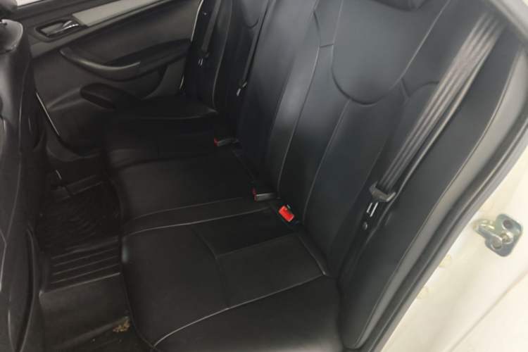 Used Roewe 360 2016 1.5L Automatic Smart Screen Version Left Rear Seat