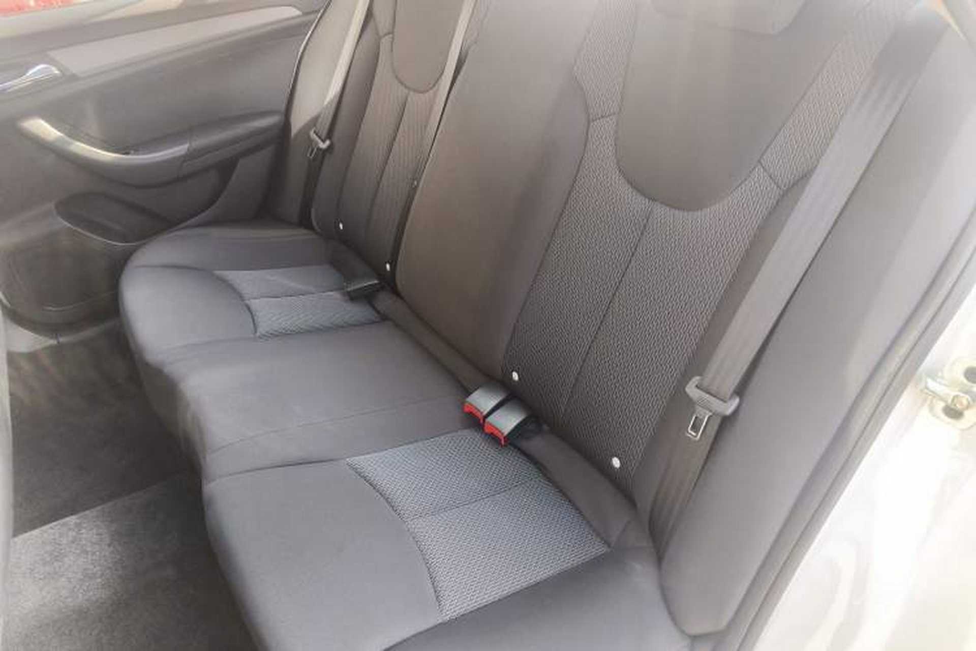 Used Roewe 360 2016 1.5L Automatic Smart Screen Version Left Rear Seat