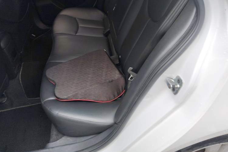 Used Roewe 360 2016 1.5L Automatic Smart Screen Version Left Rear Seat