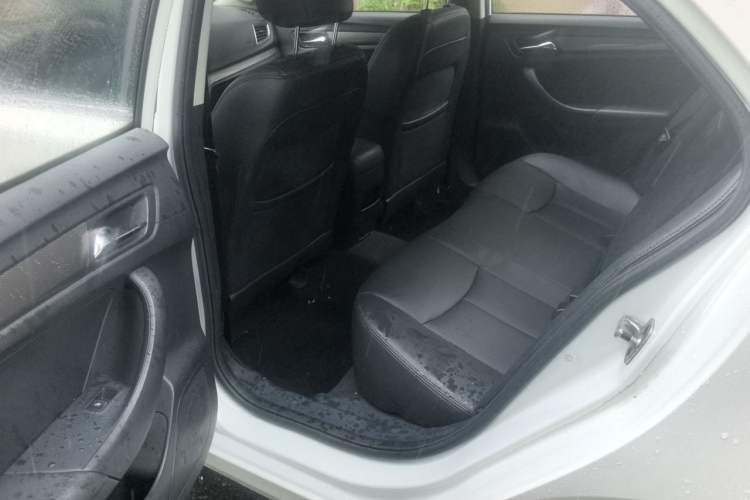 Used Roewe 360 2016 1.5L Manual Smart Screen Version Left Rear Seat