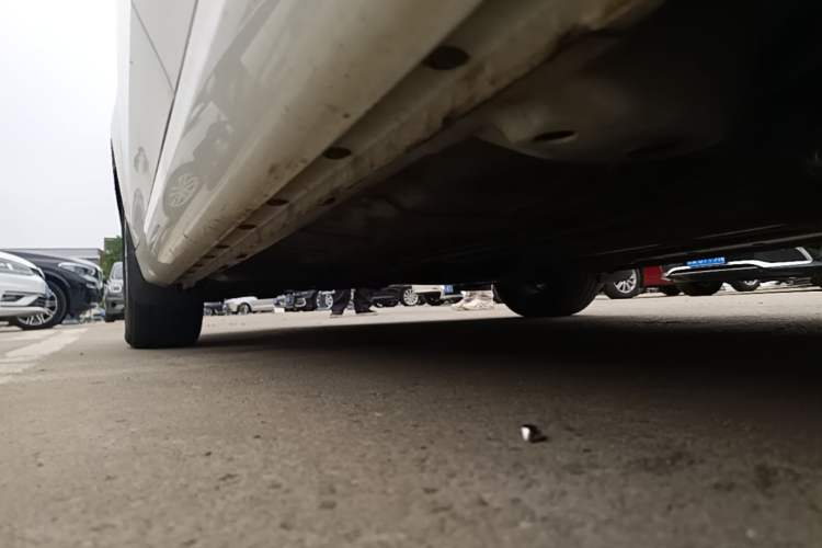 Used Roewe 360 2016 1.5L Automatic Smart Screen Version Left Side Sill