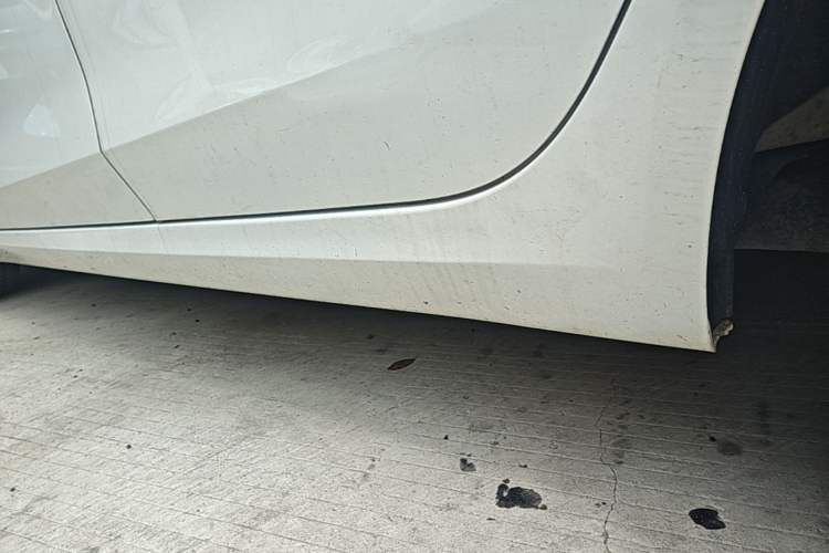 Used Roewe 360 2016 1.5L Automatic Smart Screen Version Left Side Sill