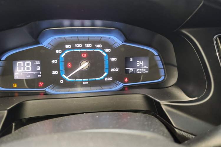 Used Roewe 360 2016 1.5L Automatic Smart Screen Version Odometer Close Up