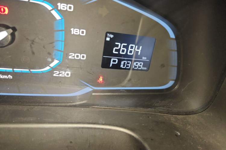Used Roewe 360 2016 1.5L Automatic Smart Screen Version Odometer Close Up
