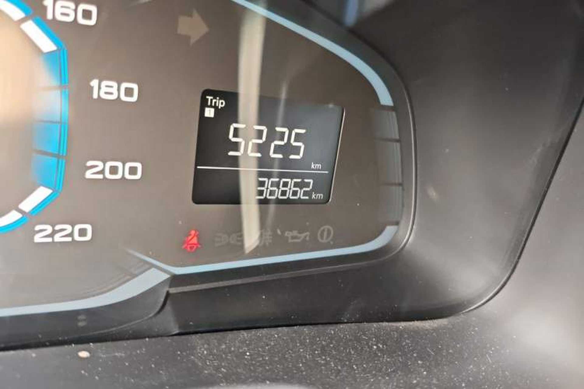 Used Roewe 360 2016 1.5L Manual Smart Screen Version Odometer Close Up
