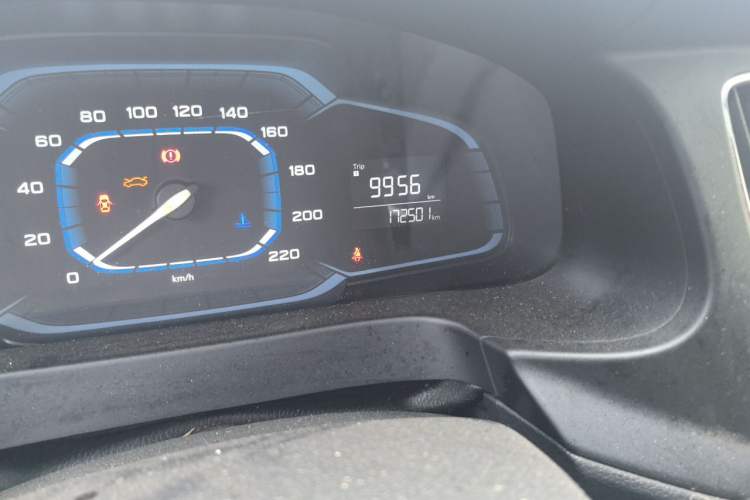 Used Roewe 360 2016 1.5L Manual Smart Screen Version Odometer Close Up