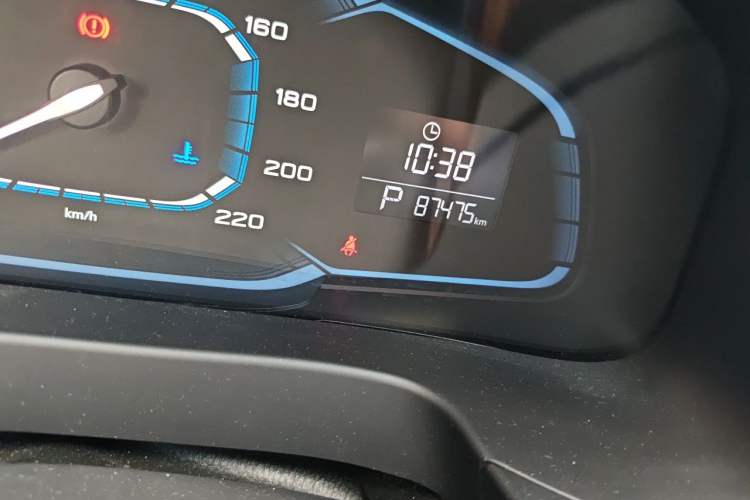 Used Roewe 360 2016 1.5L Automatic Smart Screen Version Odometer Close Up