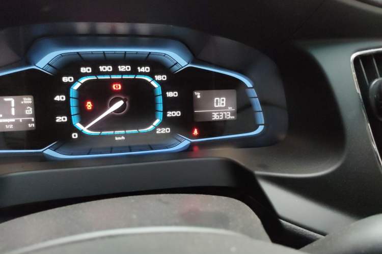 Used Roewe 360 2016 1.5L Manual Smart Screen Version Odometer Close Up