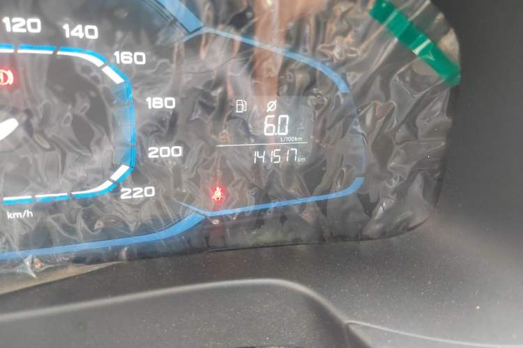 Used Roewe 360 2016 1.5L Manual Smart Screen Version Odometer Close Up