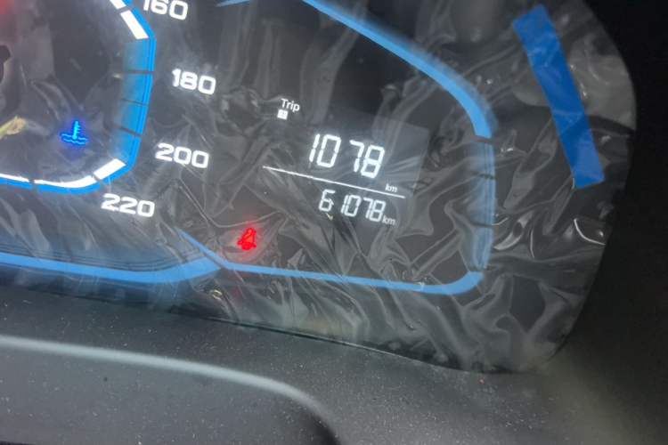 Used Roewe 360 2016 1.5L Manual Smart Screen Version Odometer Close Up