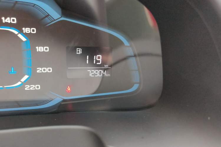 Used Roewe 360 2016 1.5L Manual Smart Screen Version Odometer Close Up