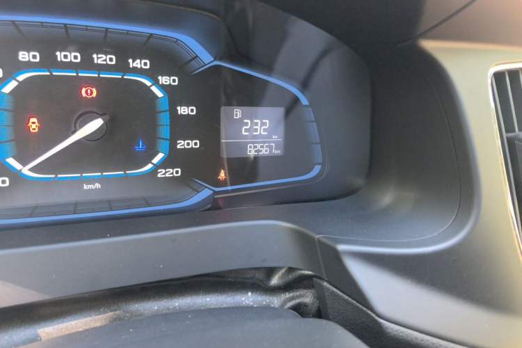 Used Roewe 360 2016 1.5L Manual Smart Screen Version Odometer Close Up
