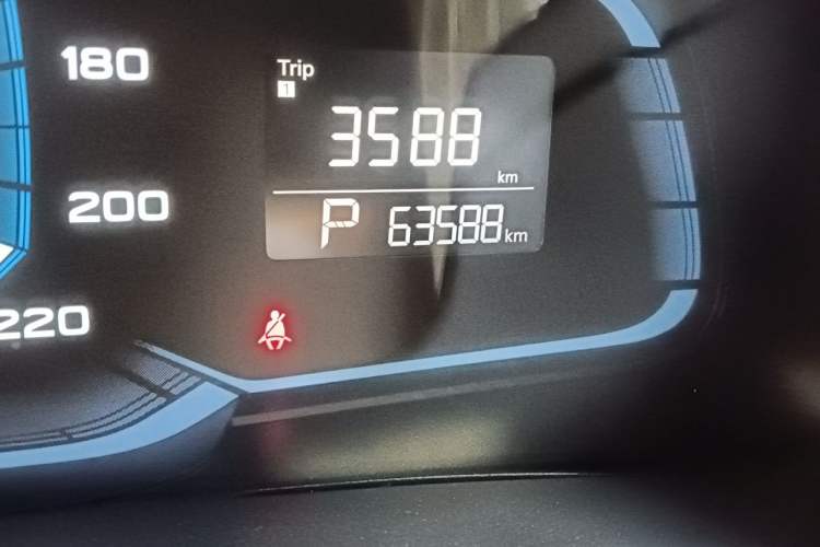 Used Roewe 360 2016 1.5L Automatic Smart Screen Version Odometer Close Up