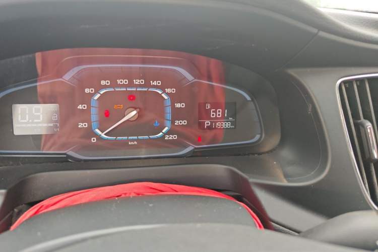 Used Roewe 360 2016 1.5L Automatic Smart Screen Version Odometer Close Up