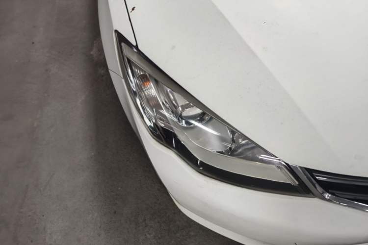 Used Roewe 360 2016 1.5L Automatic Smart Screen Version Right Front Headlight