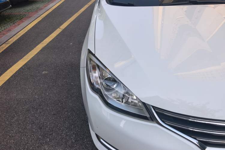 Used Roewe 360 2016 1.5L Automatic Smart Screen Version Right Front Headlight