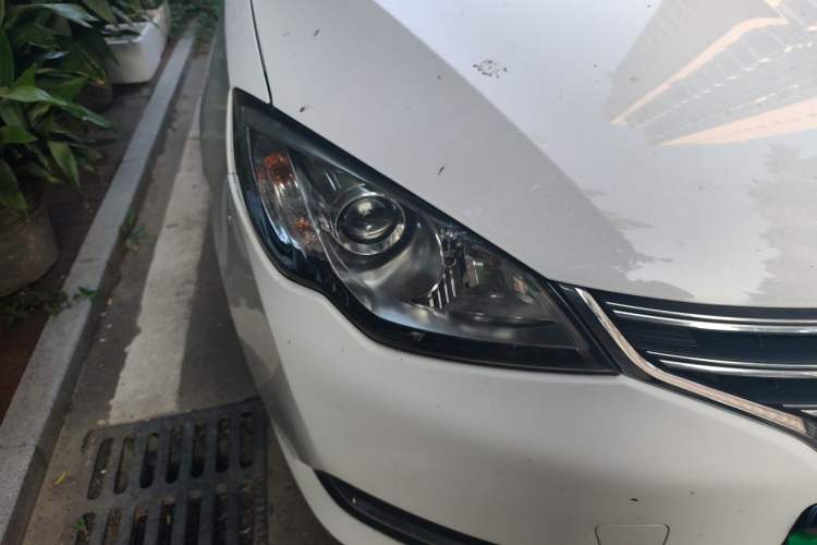 Used Roewe 360 2016 1.5L Automatic Smart Screen Version Right Front Headlight