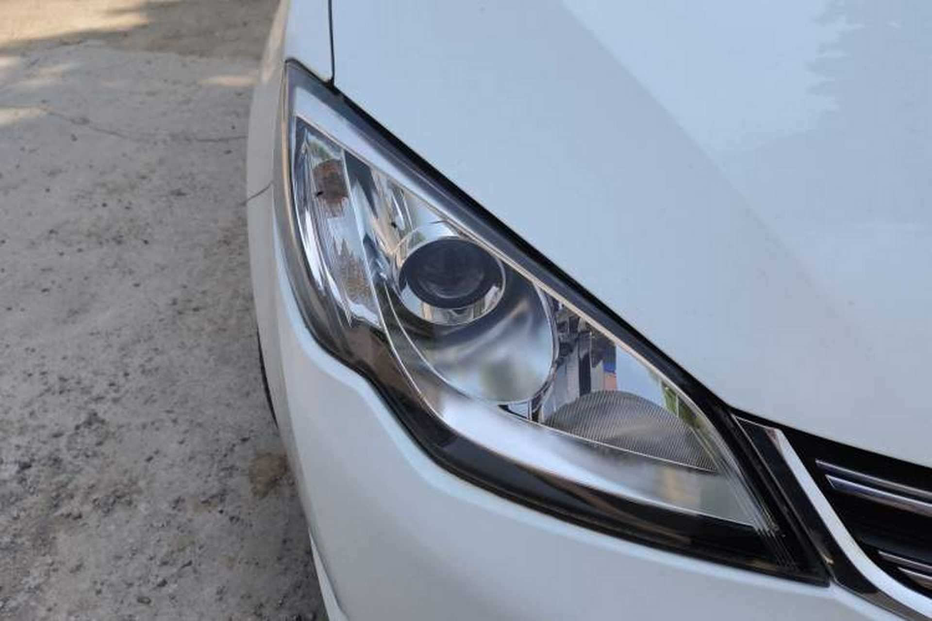 Used Roewe 360 2016 1.5L Manual Smart Screen Version Right Front Headlight