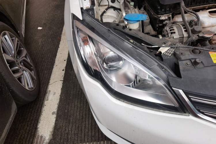 Used Roewe 360 2016 1.5L Automatic Smart Screen Version Right Front Headlight