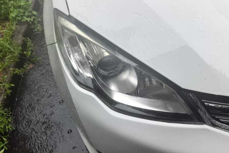 Used Roewe 360 2016 1.5L Manual Smart Screen Version Right Front Headlight