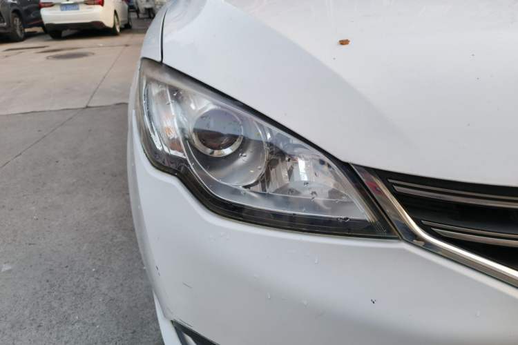 Used Roewe 360 2016 1.5L Automatic Smart Screen Version Right Front Headlight