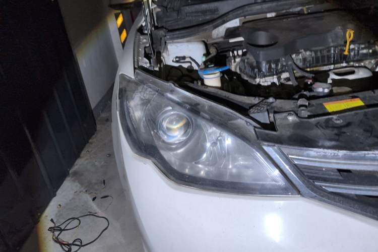 Used Roewe 360 2016 1.5L Automatic Smart Screen Version Right Front Headlight