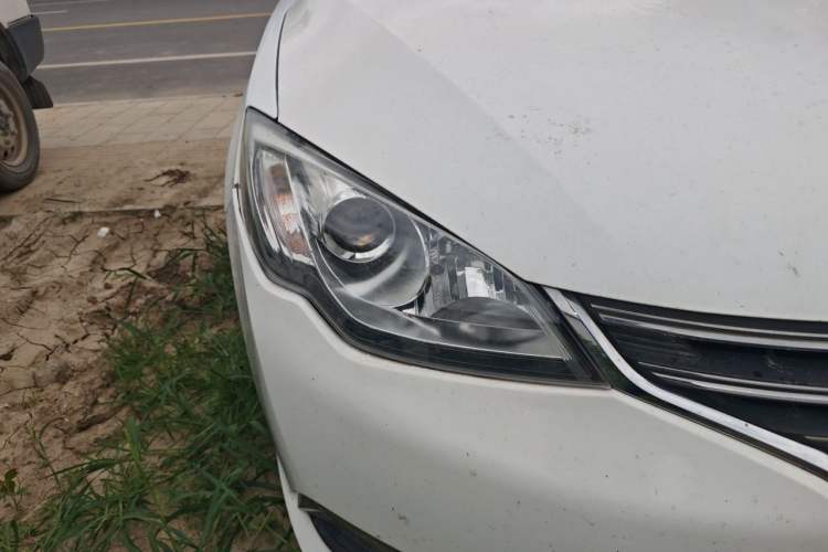 Used Roewe 360 2016 1.5L Automatic Smart Screen Version Right Front Headlight
