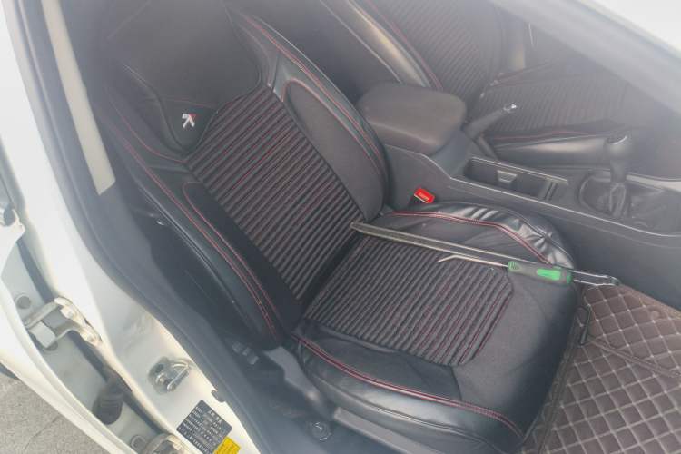 Used Roewe 360 2016 1.5L Manual Smart Screen Version Right Front Seat