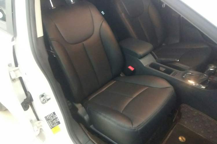 Used Roewe 360 2016 1.5L Automatic Smart Screen Version Right Front Seat