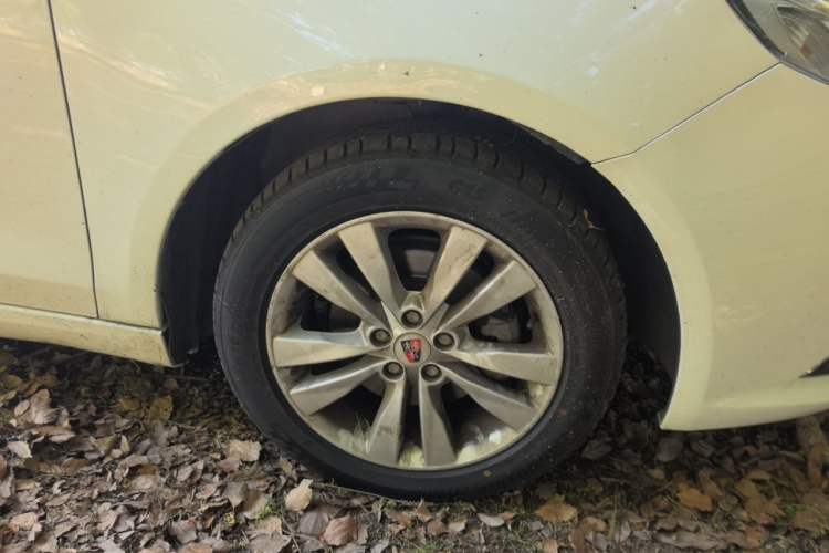Used Roewe 360 2016 1.5L Manual Smart Screen Version Right Front Wheel Hub