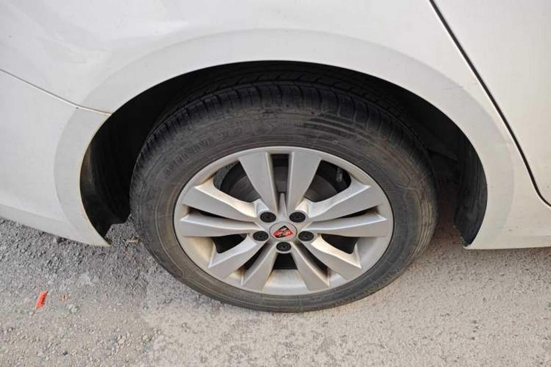 Used Roewe 360 2016 1.5L Manual Smart Screen Version Right Rear Wheel Hub