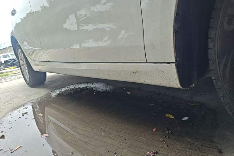 Used Roewe 360 2016 1.5L Automatic Smart Screen Version Right Side Sill