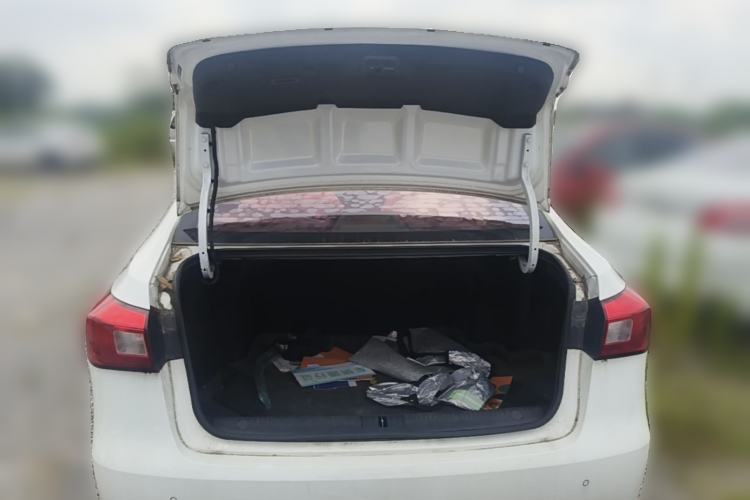 Used Roewe 360 2016 1.5L Manual Smart Screen Version Trunk