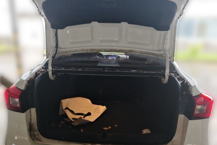 Used Roewe 360 2016 1.5L Automatic Smart Screen Version Trunk