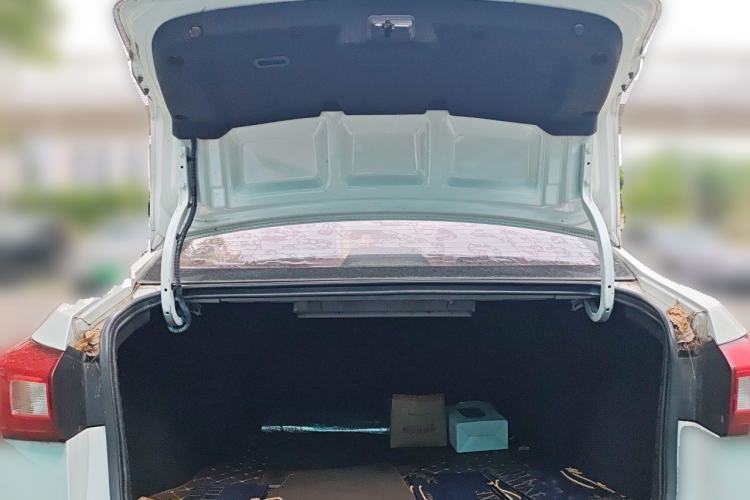 Used Roewe 360 2016 1.5L Automatic Smart Screen Version Trunk