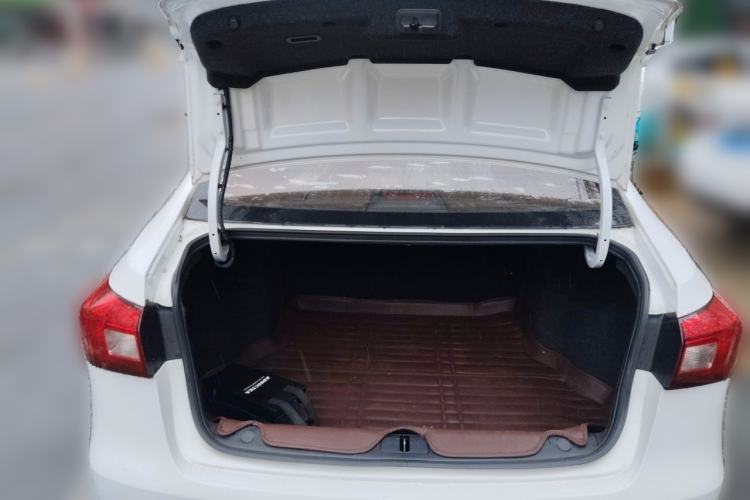 Used Roewe 360 2016 1.5L Automatic Smart Screen Version Trunk