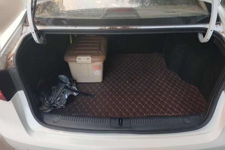 Used Roewe 360 2016 1.5L Automatic Smart Screen Version Trunk
