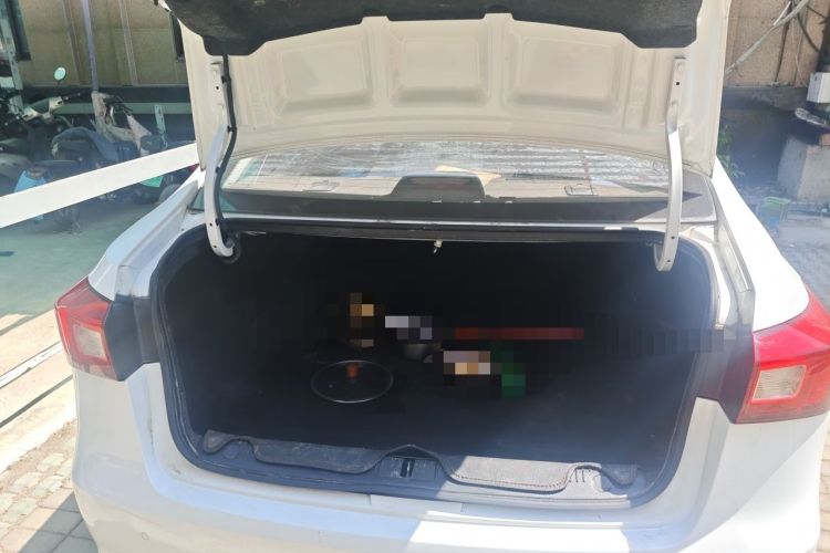 Used Roewe 360 2016 1.5L Automatic Smart Screen Version Trunk