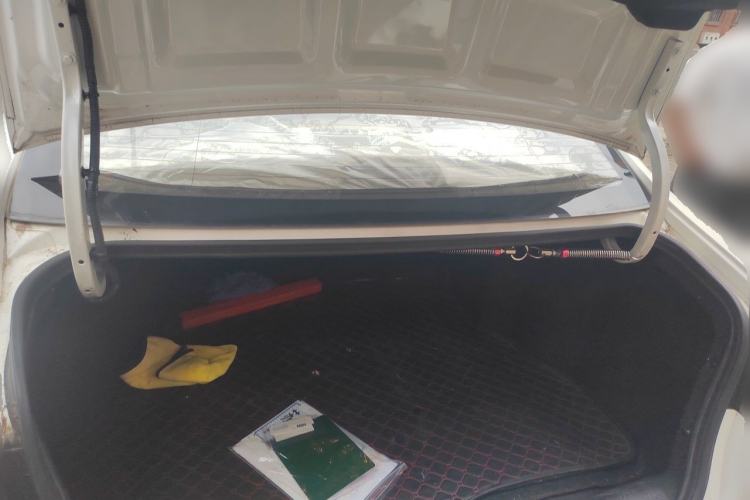 Used Roewe 360 2016 1.5L Manual Smart Screen Version Trunk
