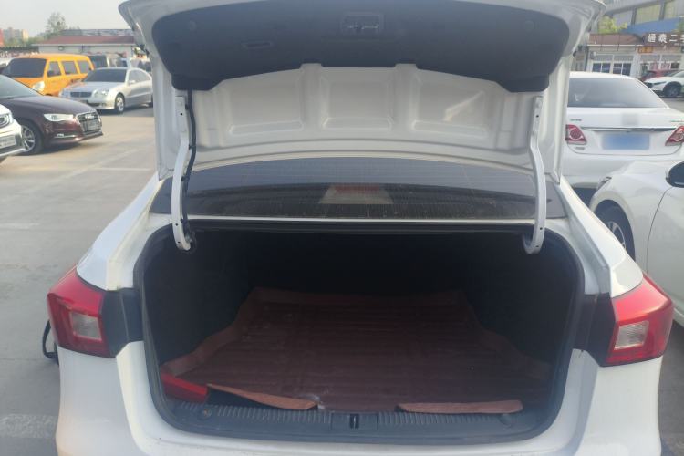 Used Roewe 360 2016 1.5L Manual Smart Screen Version Trunk