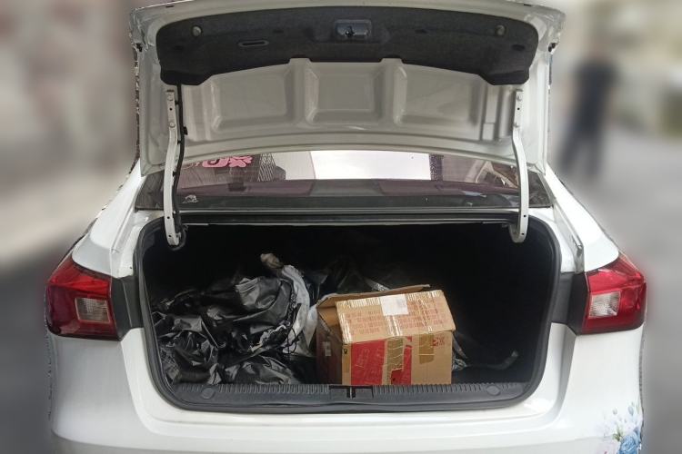 Used Roewe 360 2016 1.5L Automatic Smart Screen Version Trunk