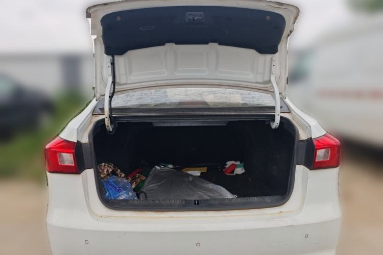 Used Roewe 360 2016 1.5L Automatic Smart Screen Version Trunk