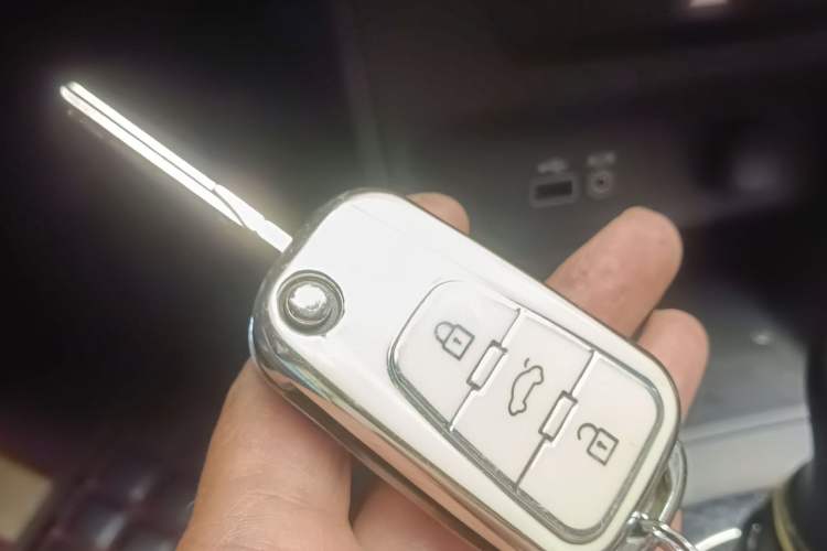 Used Roewe 360 2016 1.5L Automatic Smart Screen Version Vehicle Key
