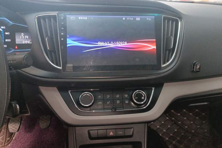 Used Roewe 360 2016 1.5L Manual Smart Screen Version Audio And AC Panel