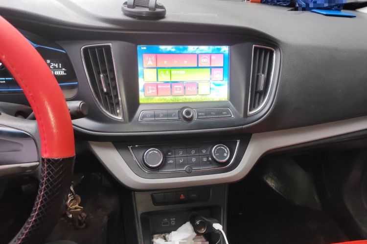 Used Roewe 360 2016 1.5L Manual Smart Screen Version Audio And AC Panel